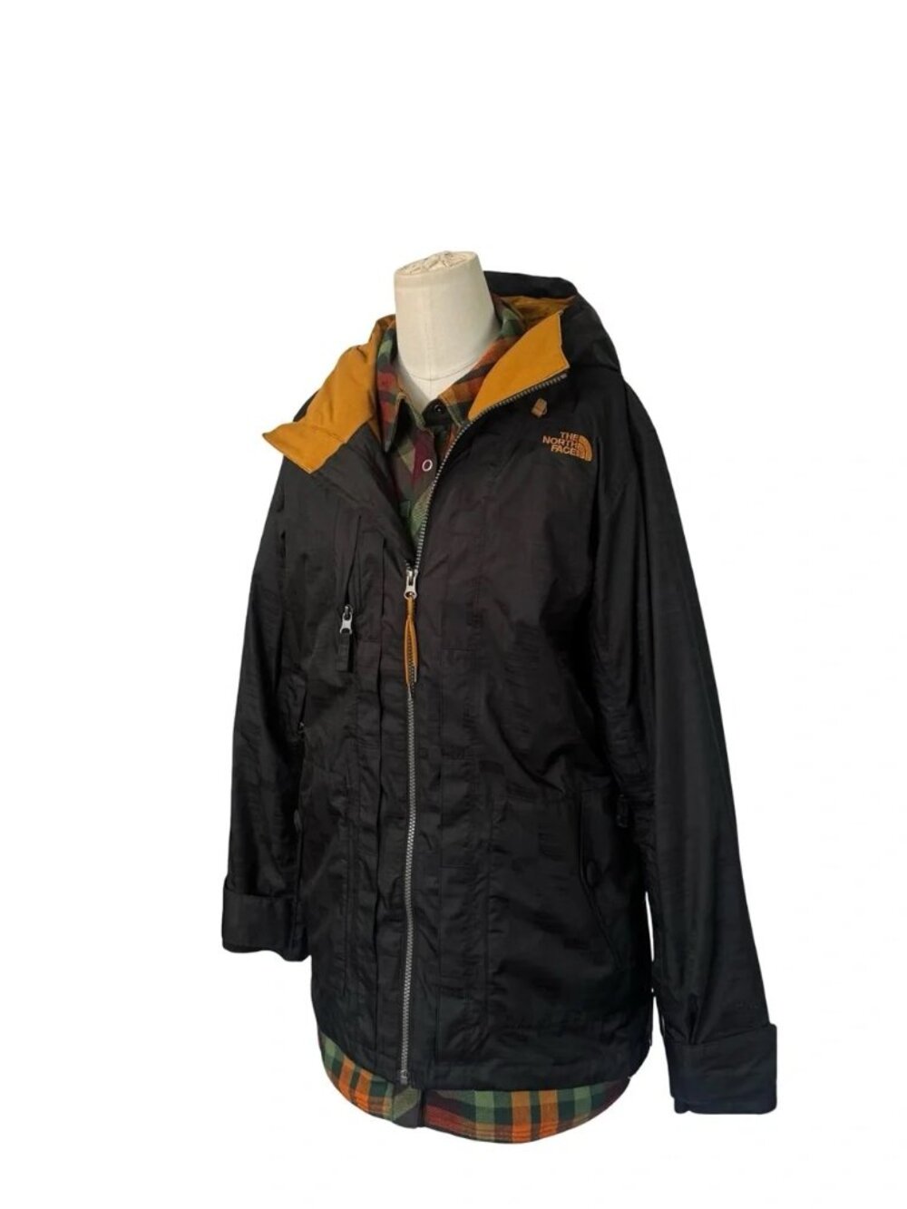 The North Face HyVent Women’s Rain Jacket Black Hooded Coat Size M + Shirt - Picture 3 of 11